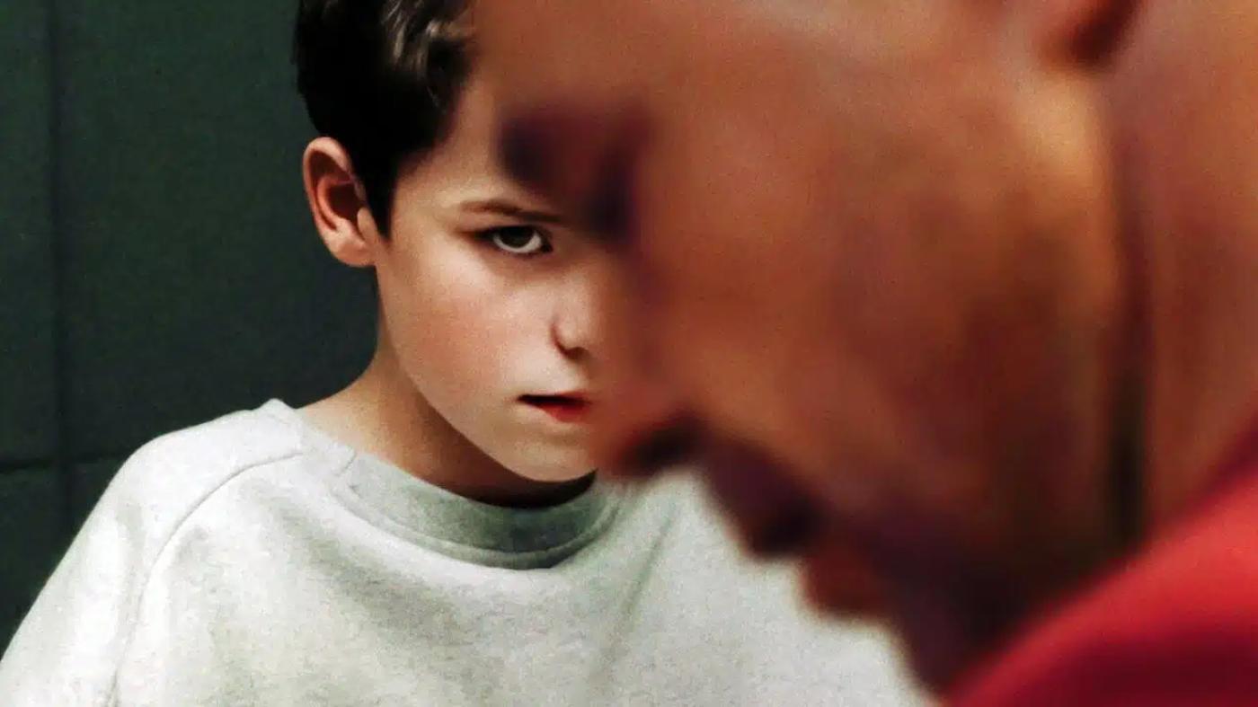 Zleva Owen Cooper a Stephen Graham ve čtyřdílné minisérii Adolescent