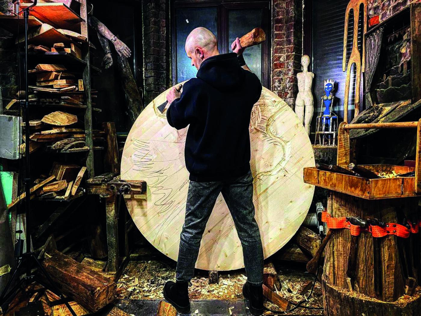 Kostiantyn Zorkin pracuje v dílně