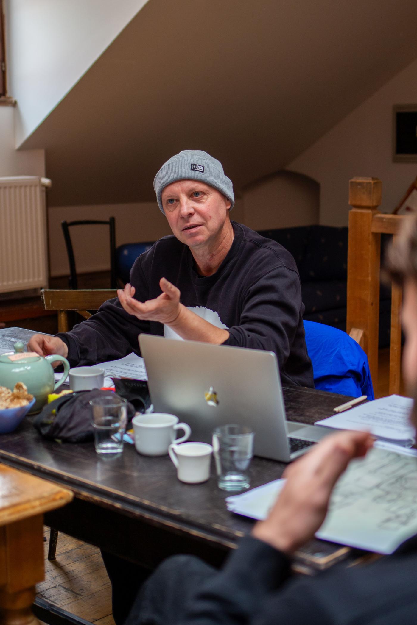 První čtená zkouška Plechového bubinku v DNZ s Arminem Petrasem