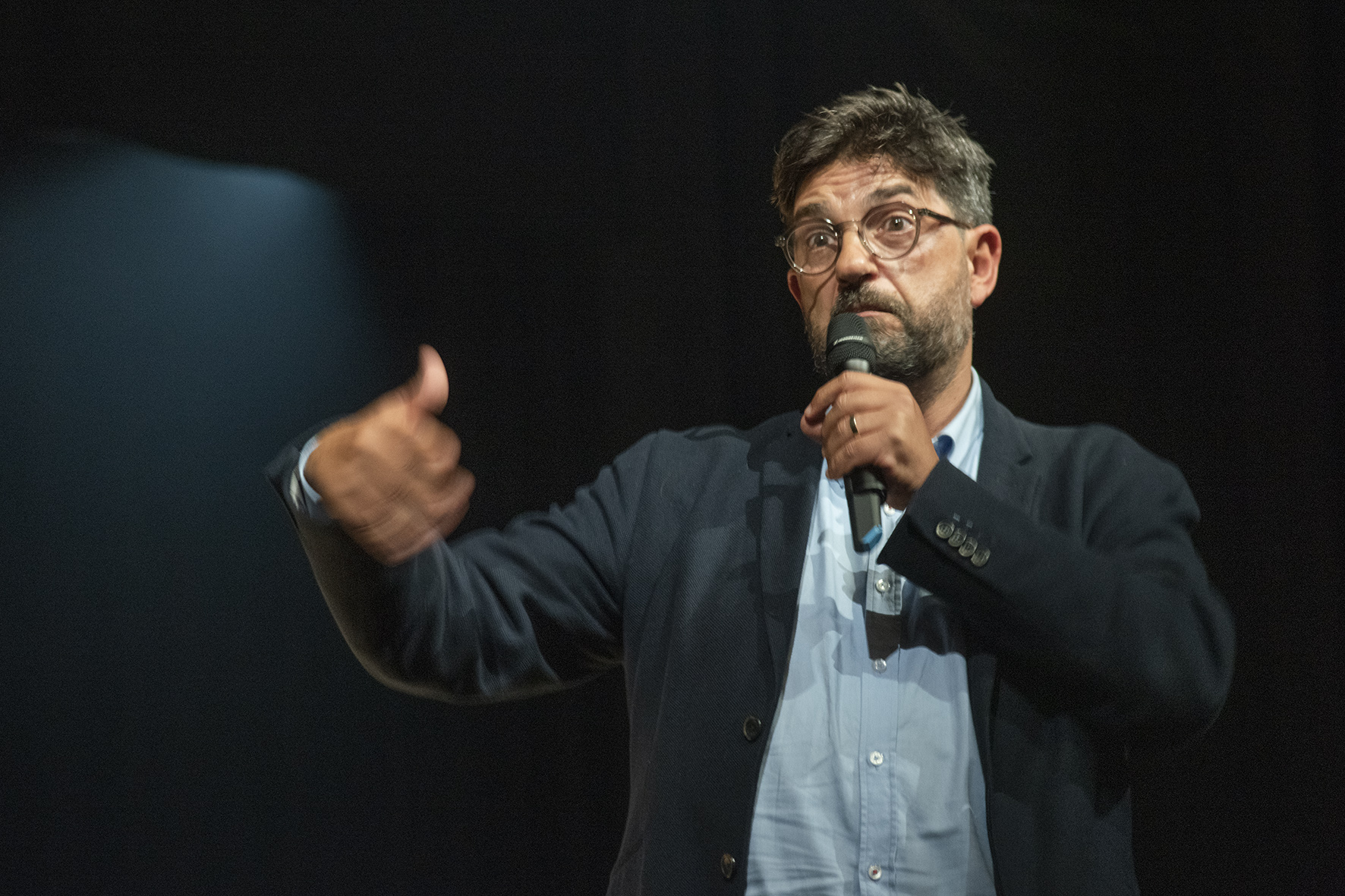 Tiago Rodrigues na debatě v plzeňském Novém divadle