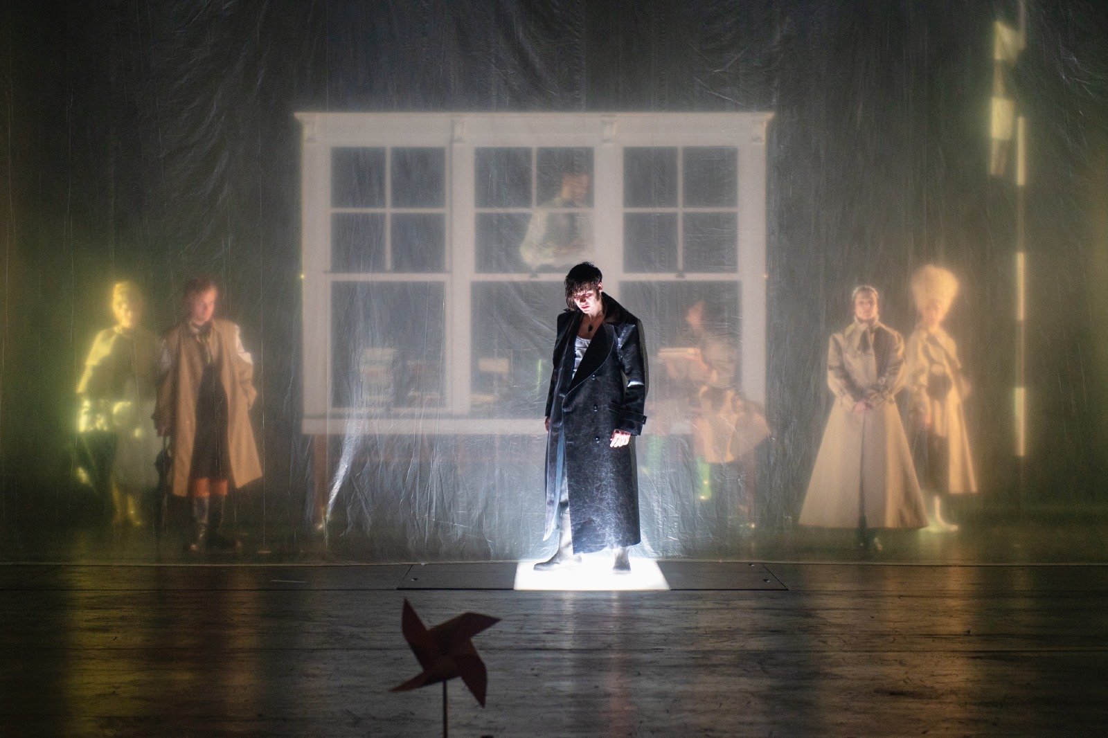 Matyáš Darnady jako Heathcliff v inscenaci Jakuba Šmída